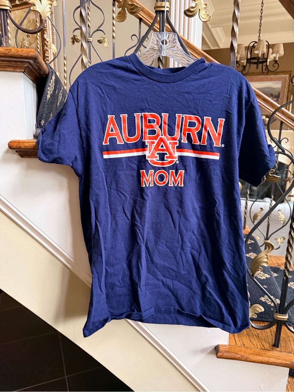 Auburn Mom T Shirt. EUC Size M MV Sport